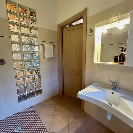 アパートホテル Joy Center - Casa E In Val Pellice 3*